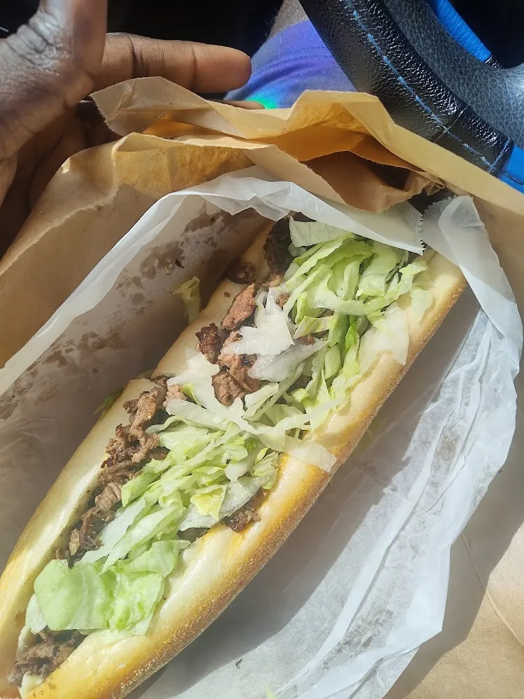 Philly Cheesesteak Sandwich with Lettuce